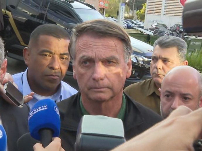 Bolsonaro diz que enviou R$ 2 milhões para Eduardo 'não passar necessidade' nos Estados Unidos