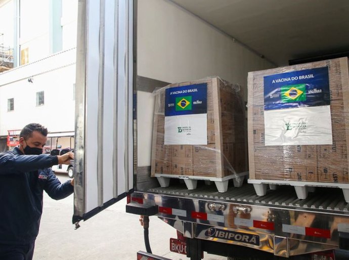 Butantan paralisa produção da Coronavac por falta de matéria-prima vinda da China