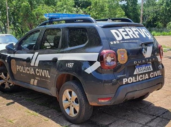 Gêmeos são presos após roubo surreal com arma medieval em Várzea Grande