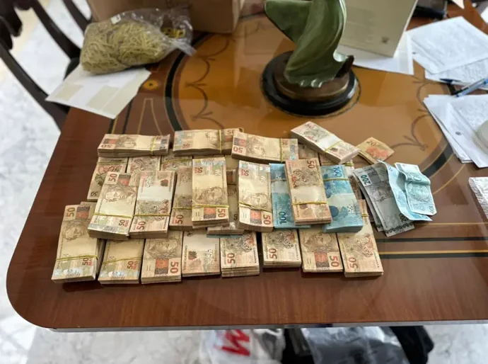 Como PCC usa a Faria Lima para lucrar bilhões, segundo investigações da Receita e a PF