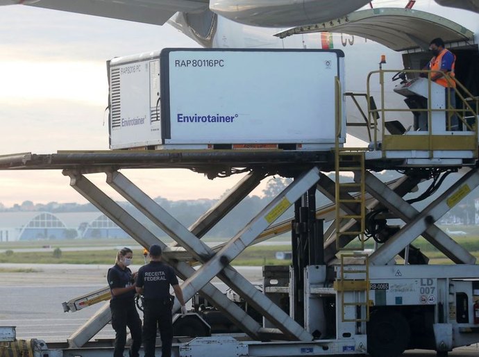 Butantan recebe matéria-prima para 8 milhões de doses de vacina