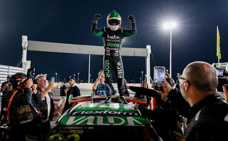 'Já corri 24h em Dubai e não vi essa iluminação nem lá; é maravilhosa', afirma 1° campeão da Stock Car no Autódromo Internacional de MT