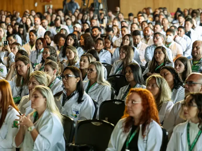 Mais Médicos: 407 profissionais começam a atuar em 22 estados