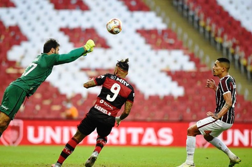 Com expulsão de Gabigol no fim, Flamengo vence 1º jogo da final contra o Fluminense