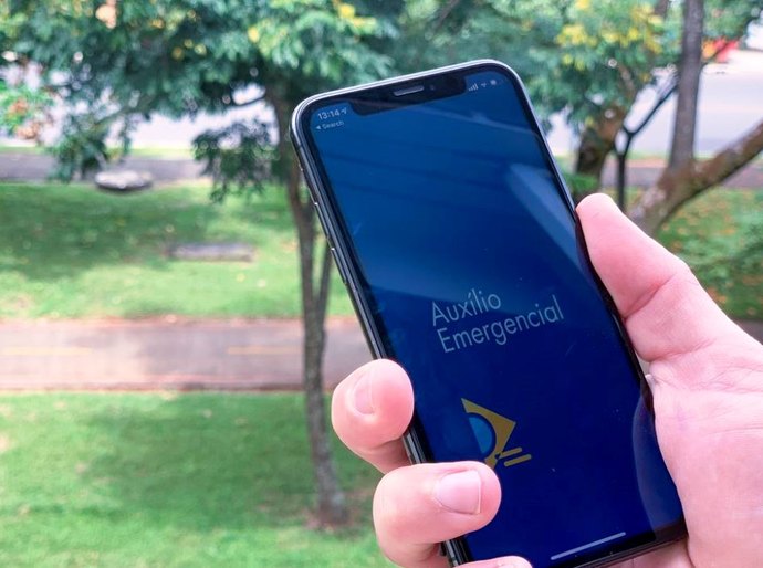 Trabalhadores nascidos em outubro podem sacar auxílio emergencial