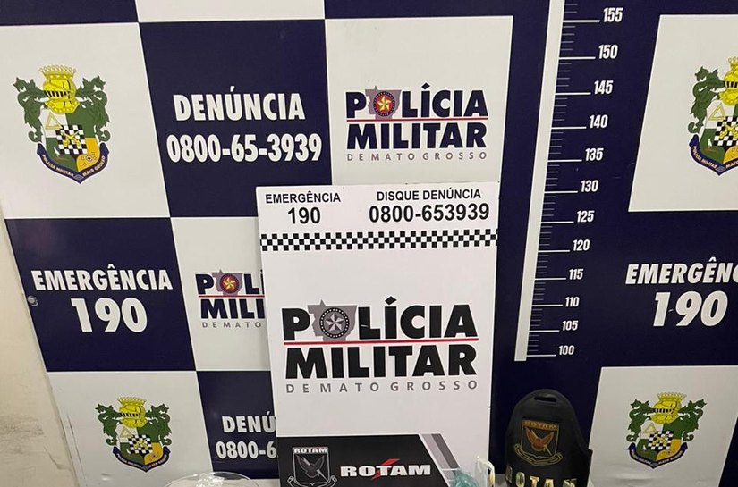 Rotam prende cinco membros de facção criminosa por tráfico e apreende 83 porções de drogas