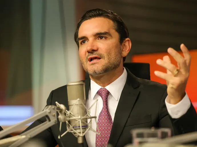 Pressionado pelo União Brasil, Celso Sabino entrega carta de demissão do Ministério do Turismo