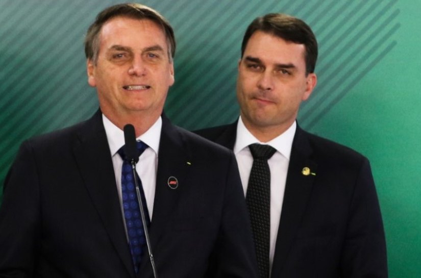 Em áudio apreendido pela PF, Bolsonaro sugere conversar com chefe da Receita sobre investigação contra filho senador