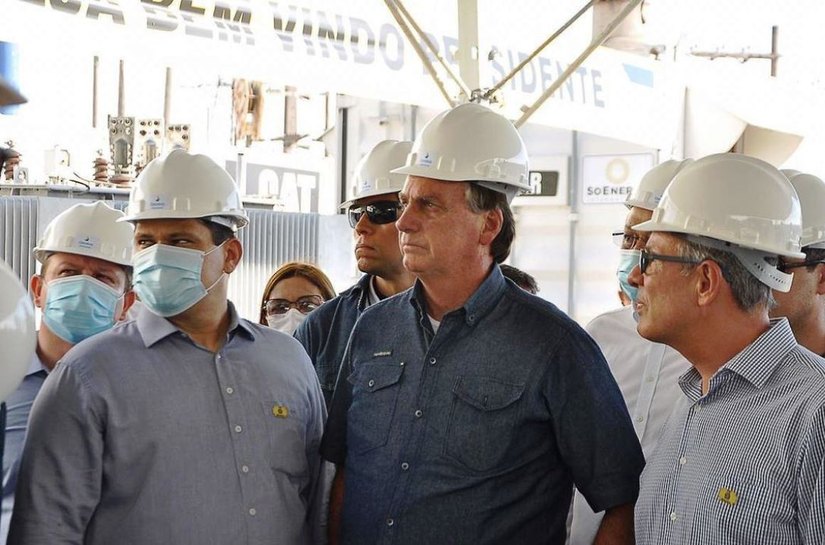 Bolsonaro edita MP que isenta conta de luz para moradores do Amapá