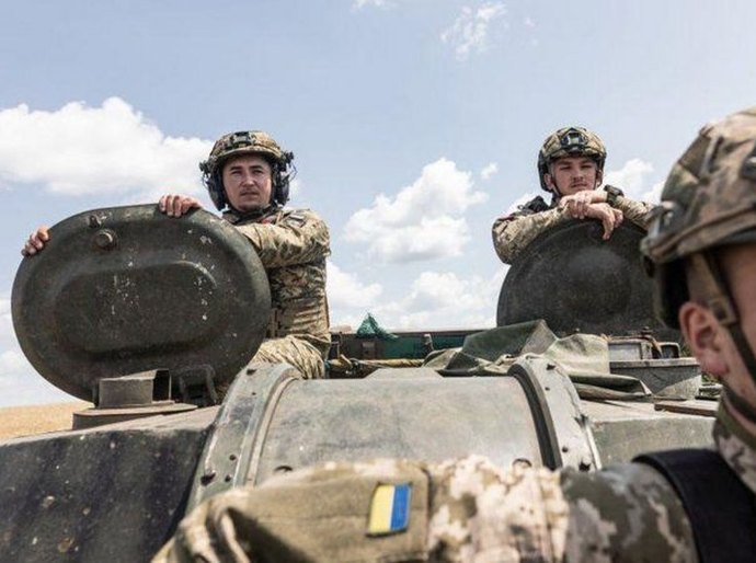Ucrânia virou 'trágico laboratório' para tecnologia de guerra, diz ministro britânico