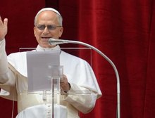 'Guerra nunca mais': papa pede paz duradoura na Ucrânia e cessar-fogo em Gaza ao celebrar 1ª oração de domingo
