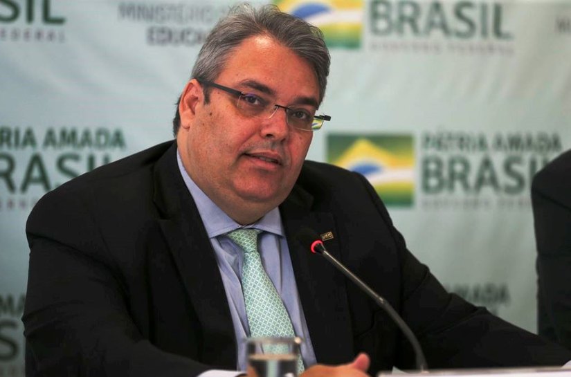 Quem é Antonio Paulo Vogel, cotado para substituir Weintraub no MEC