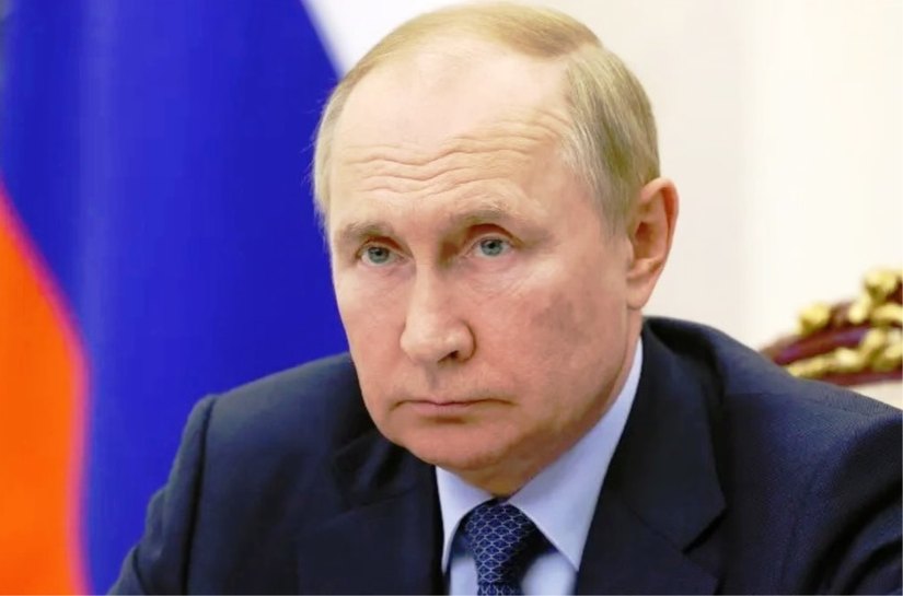 Deputados municipais de Moscou e São Petersburgo pedem renúncia de Putin