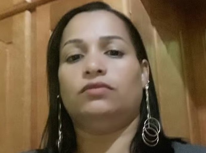 Márcia de Pádua, de 39 anos, é morta a facadas pelo marido na frente das filhas, em cidade de MT