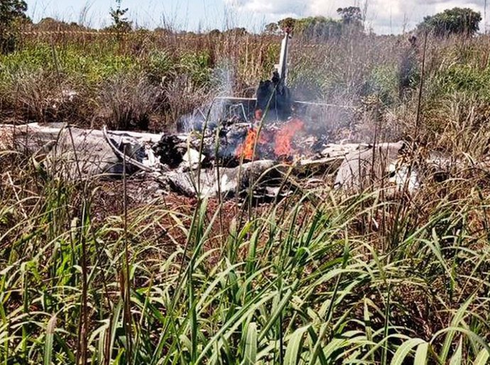 Quatro jogadores e presidente do Palmas morrem em acidente aéreo