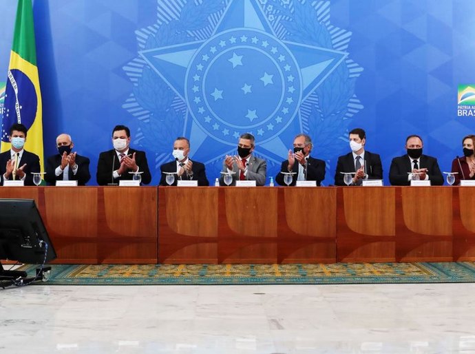 Bolsonaro sanciona lei do novo Marco Legal do Saneamento Básico