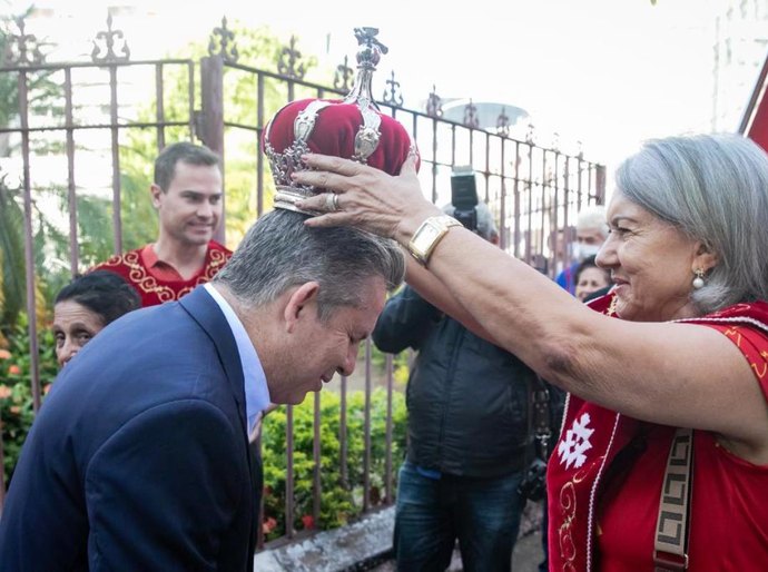 Governador recebe festeiros do Senhor Divino: “Momento de reverenciar a fé”