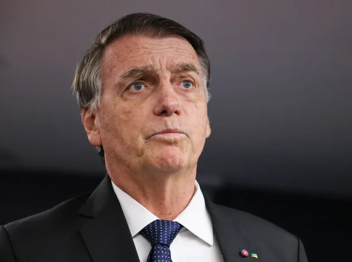 Moraes diz que Bolsonaro e Eduardo atuam para interferir no STF