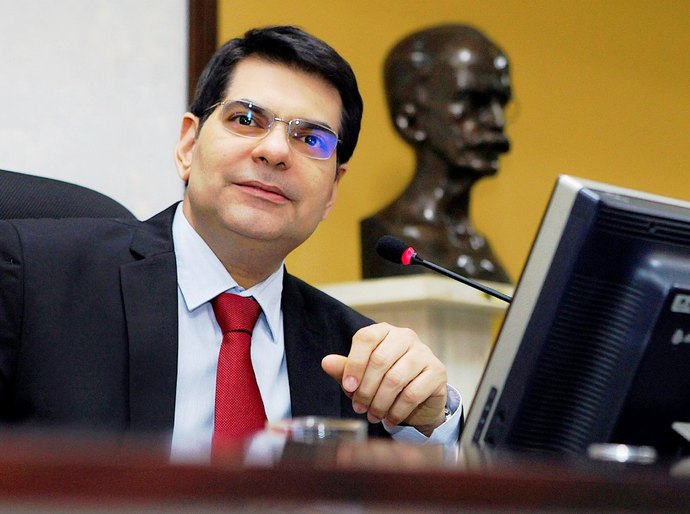 Pleno destaca superávit financeiro e emite parecer favorável às contas de Domingos Neto