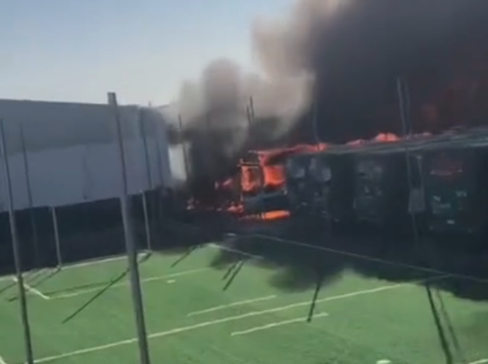 Incêndio destrói quatro ônibus em pátio da Caribus; Abilio garante reposição e diz que frota não será afetada