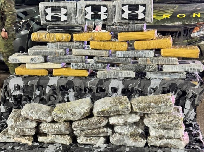 Polícia Militar e Gefron apreendem 45 tabletes de drogas e causam prejuízo de R$ 539 mil às facções criminosas