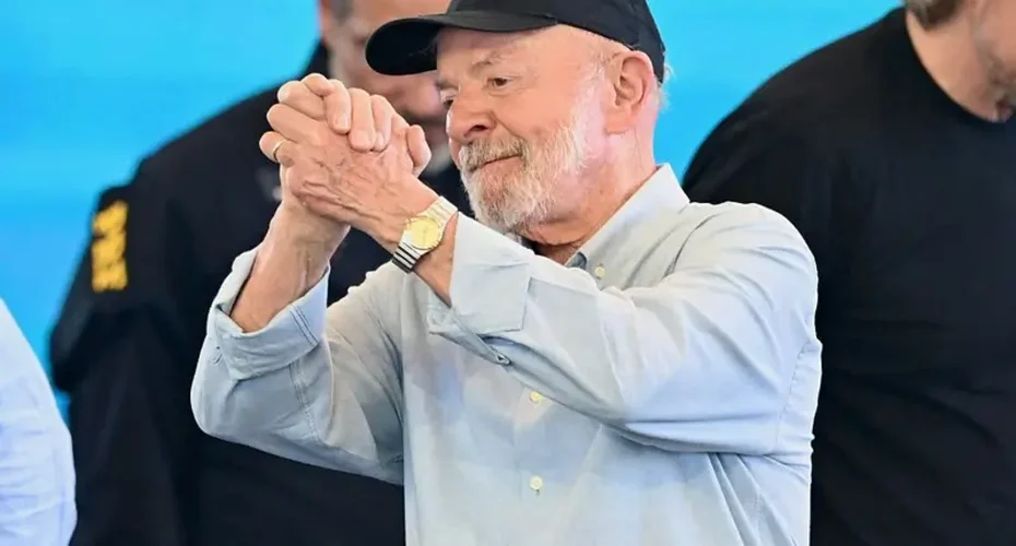 Lula não deveria disputar reeleição por 'idade avançada' e políticas econômicas 'medíocres', diz Economist