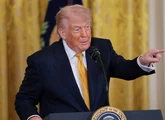 Trump diz que EUA atacarão novamente o Irã após derrubada de helicóptero