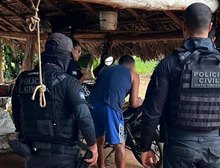 Polícia Civil deflagra operação para desmantelar centro de treinamento de facção criminosa em aldeia de MT