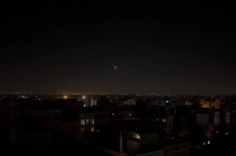 Israel inicia 'série de ataques' no Irã e emite ordem de retirada