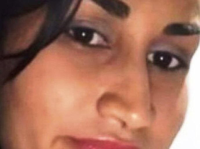 Homem comete feminicídio e mata ex-namorada de 30, com 13 facadas