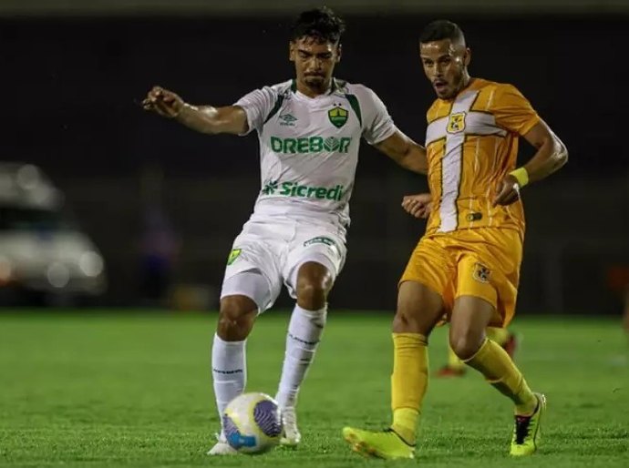 Cuiabá goleia e abre vantagem diante do Brasiliense pela Copa Verde