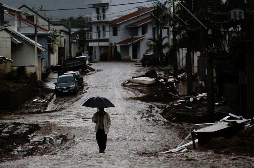 'Barulho da chuva me deixa desesperada': vítimas de enchentes podem ter mesmo transtorno dos sobreviventes de guerra