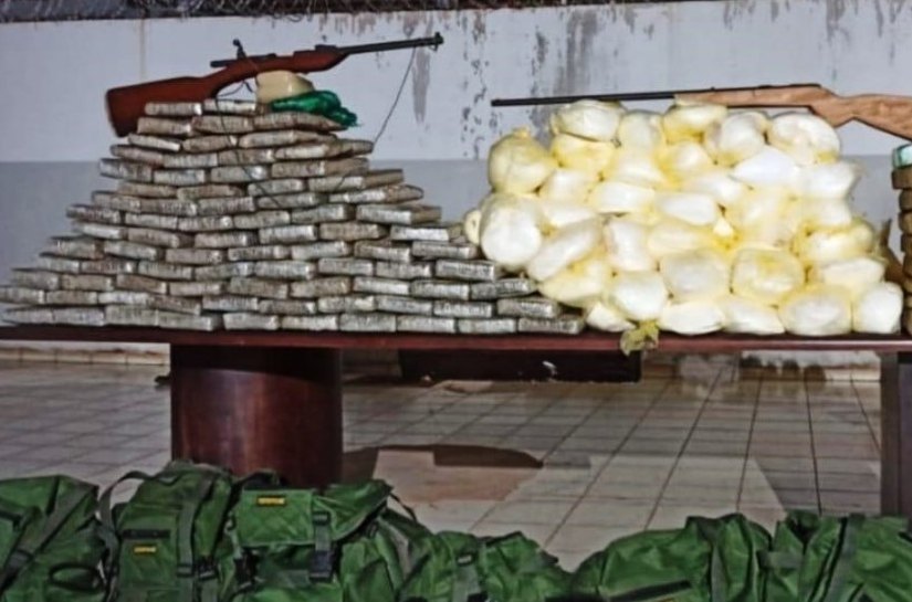 Quatro pessoas são presas em fazenda na fronteira com mais de 160 quilos de drogas