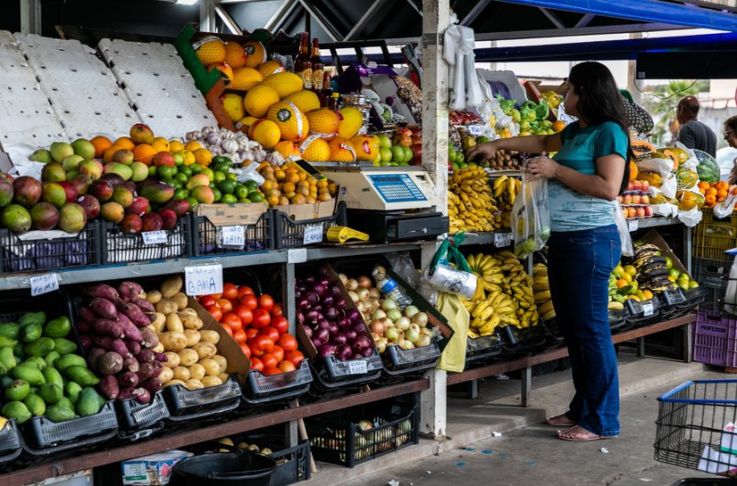 Prefeitura de Cuiabá convida feirantes e população para programação cultural no Mercado do Porto