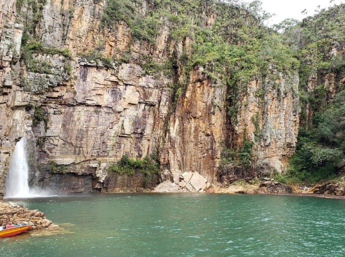 Capitólio: polícia identifica décima vítima da queda de paredão