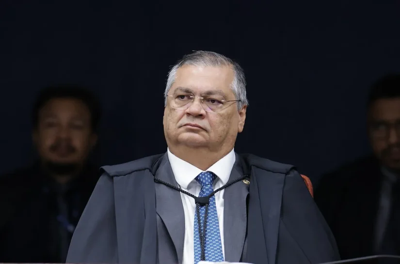 Dino abre inquérito contra Bolsonaro com base em parecer da CPI da Covid