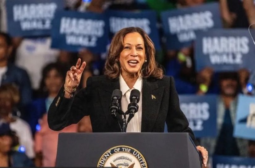 Por que Kamala Harris não destaca que pode ser primeira mulher eleita presidente dos EUA