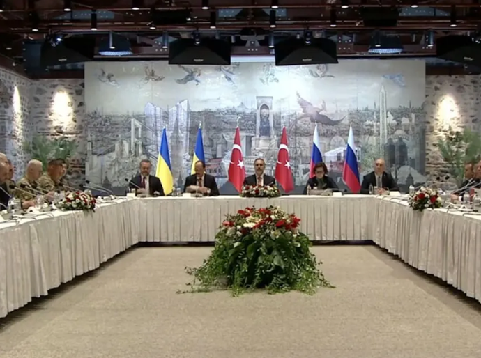 Rússia e Ucrânia se reúnem diretamente pela primeira vez em três anos