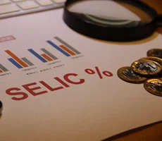 Mercado reduz projeção da Selic para 13,50%