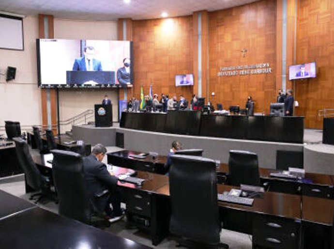 Deputados aprovam em redação final PLC que trata da alíquota da previdenciária para servidores