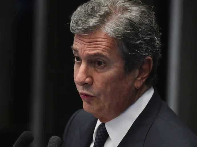 Collor foi “monitorado” pela PF antes de ser preso; entenda