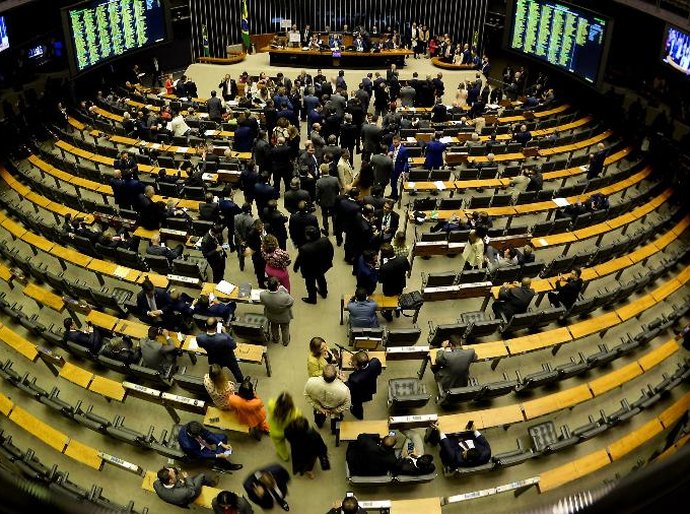 Congresso derruba veto de Lula à desoneração da folha