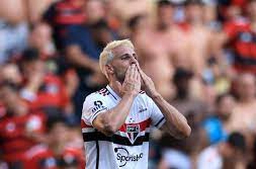 Calleri decide, São Paulo bate Flamengo e sai na frente na final da Copa do Brasil