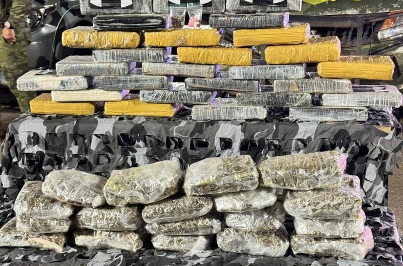 Polícia Militar e Gefron apreendem 45 tabletes de drogas e causam prejuízo de R$ 539 mil às facções criminosas