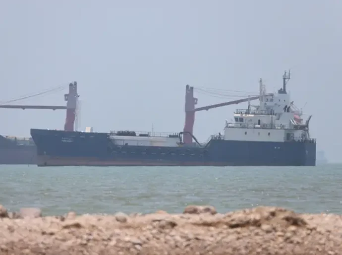 Irã acusa EUA e Israel de violar novo acordo de cessar-fogo e anuncia fechamento do estreito de Ormuz