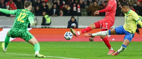 Brasil perde pênalti, empata com Tunísia e não passa no teste da retranca