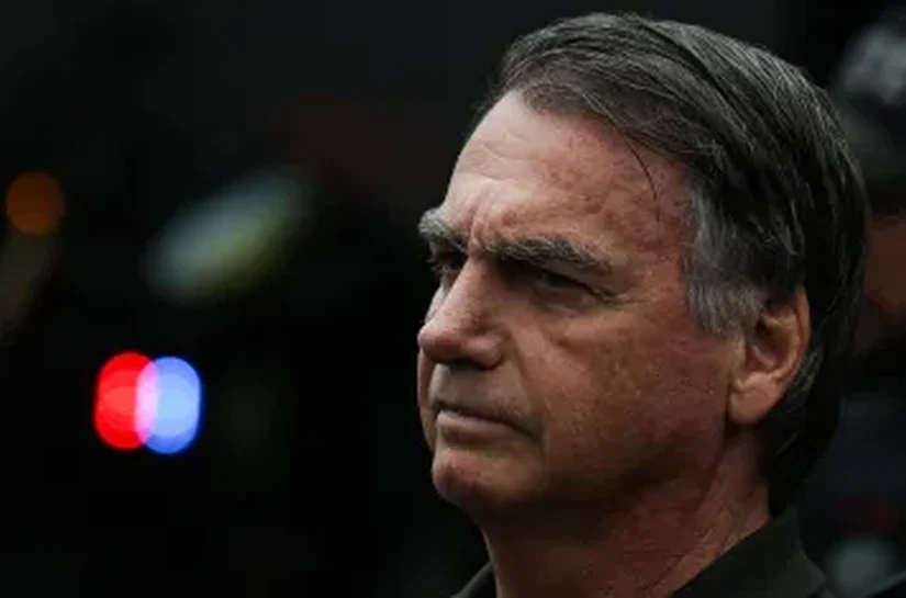 Bolsonaro é preso pela Polícia Federal em Brasília