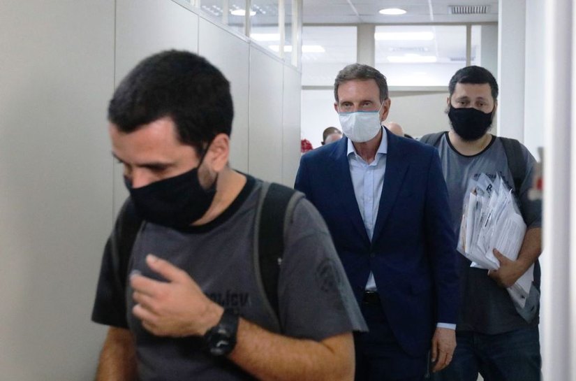 Após audiência de custódia, Crivella vai para presídio no Rio