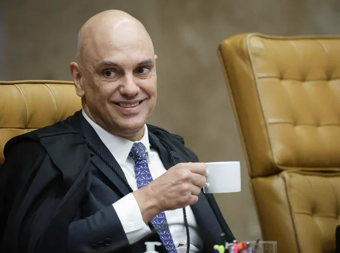 Nos corredores, Moraes demonstra frieza e ignora gravidade da crise