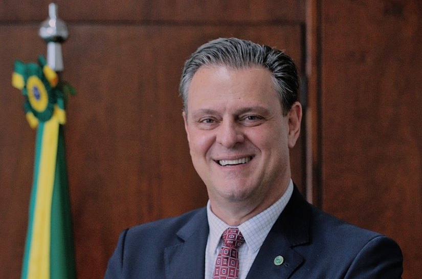 Investimentos Polêmicos: Recursos destinados por Carlos Fávaro a Mato Grosso geram controvérsia e questionamentos